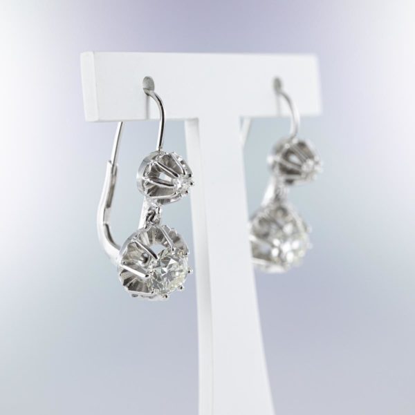 Boucles d'oreilles dormeuses diamants taille ancienne