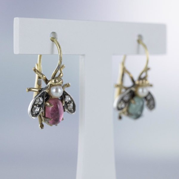 Boucles d'oreilles dormeuses mouches