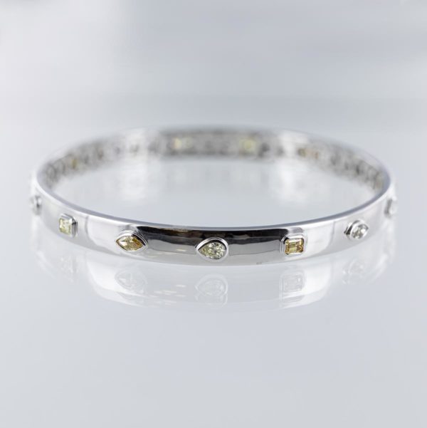 Bracelet rigide diamants diverses formes et couleurs