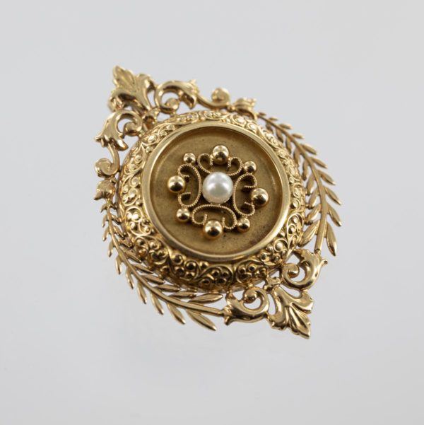 Pendentif broche ancien baroque avec une perle centrale