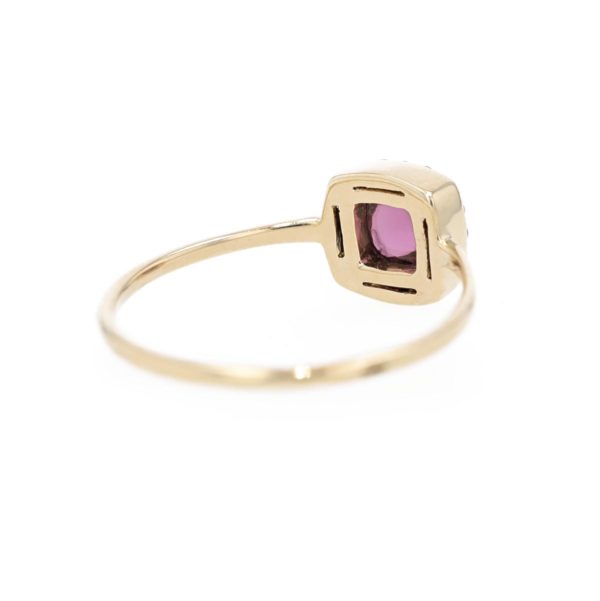 Bague grenat rhodolite en cabochon entourage diamants