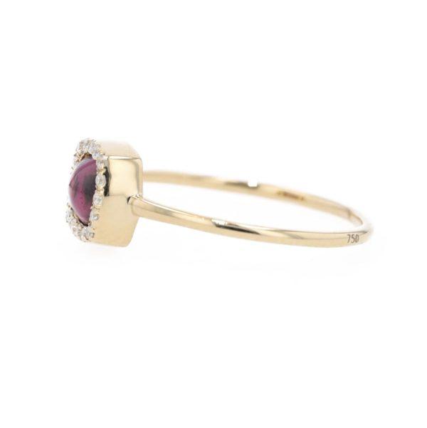 Bague grenat rhodolite en cabochon entourage diamants