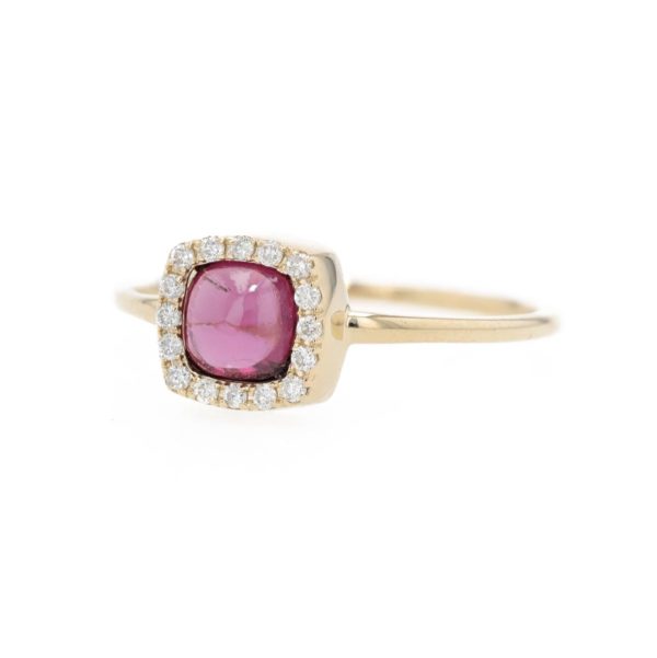 Bague grenat rhodolite en cabochon entourage diamants