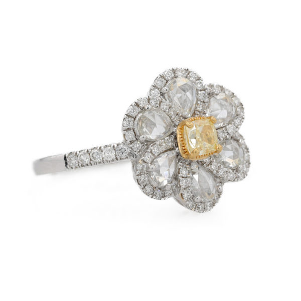 Bague fleur diamants blanc et jaune central