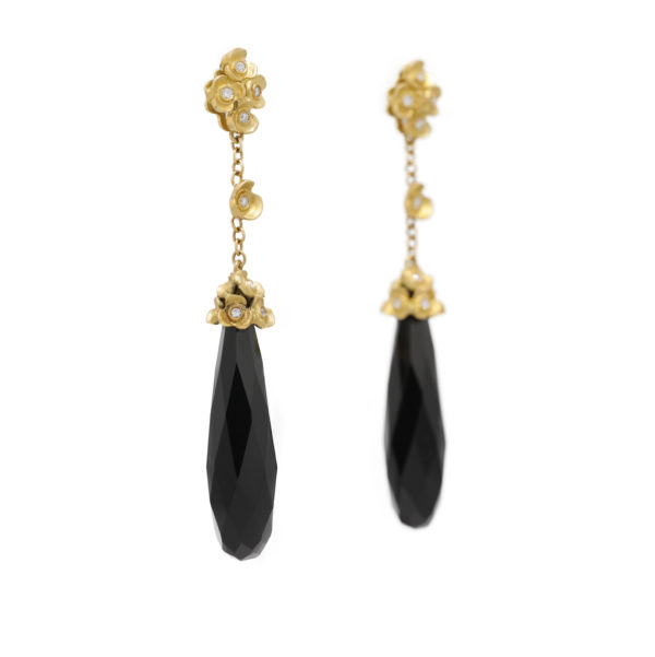 Boucles d'oreilles pendantes fleurs de diamants et gouttes briolettes Onyx