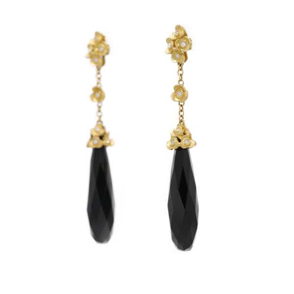 Boucles d'oreilles pendantes fleurs de diamants et gouttes briolettes Onyx