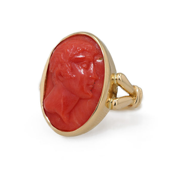 Bague camée en corail