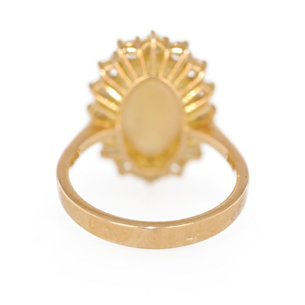 Bague marguerite opale entourage diamants