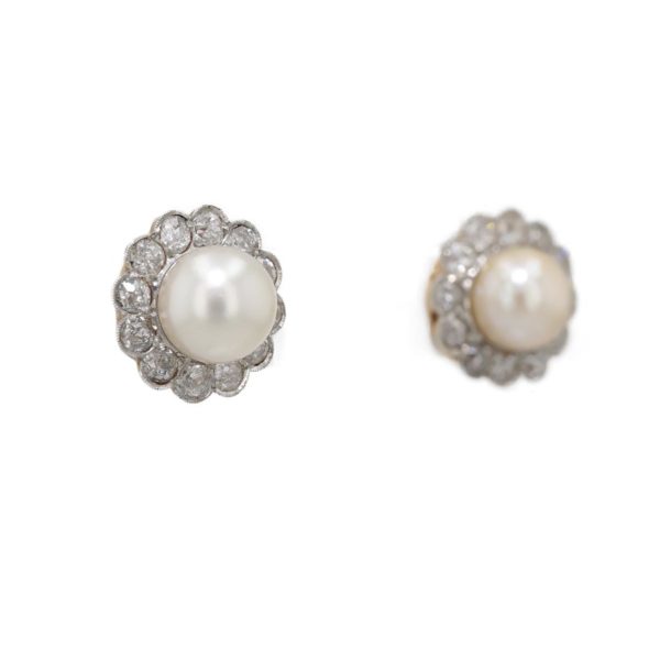 Boucles d'oreilles clous perles entourages diamants taille ancienne serti feston