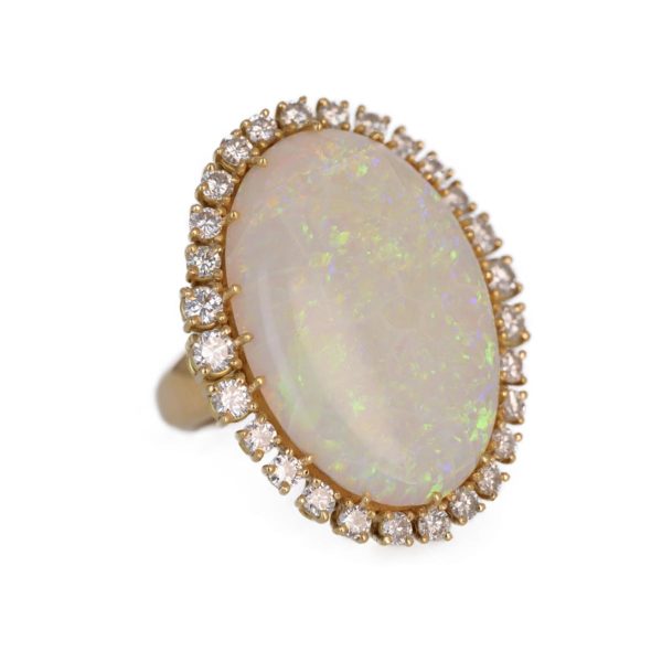Bague opale entourage diamants