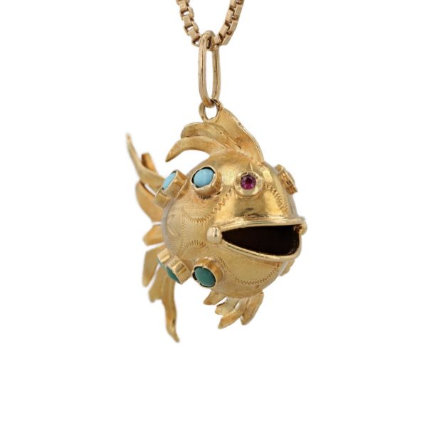 Pendentif Poisson multi turquoises avec des yeux rubis