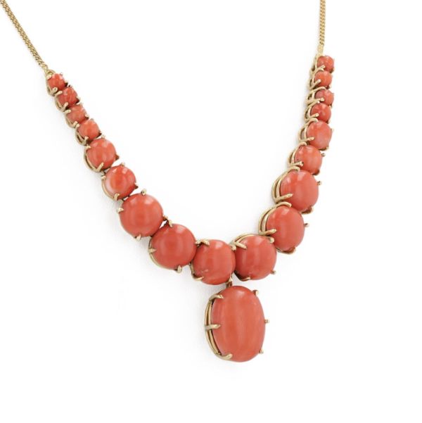 Collier ancien corail en or jaune 18 carats