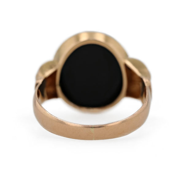 Bague ancienne onyx motif godron en serti clos