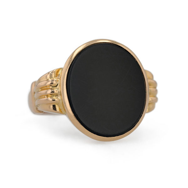 Bague ancienne onyx motif godron en serti clos