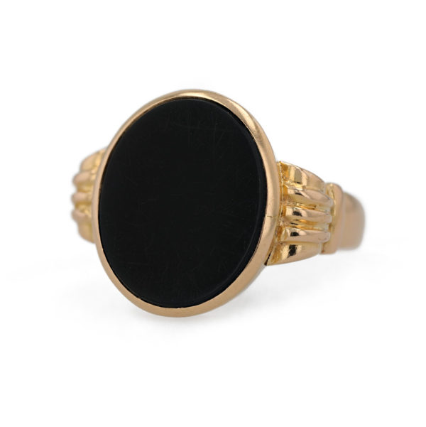 Bague ancienne onyx motif godron en serti clos