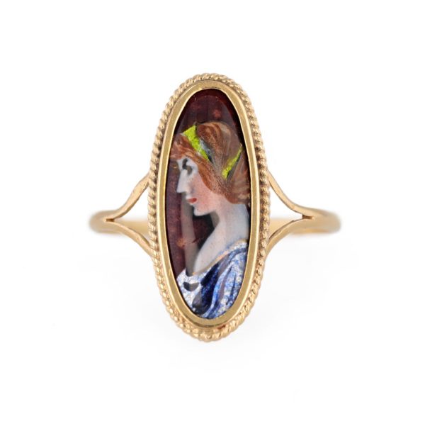 Bague marquise émail portrait féminin en or jaune 18 carats