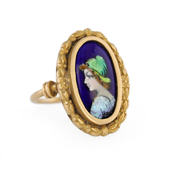 Bague portrait sur émail de limoges en or jaune 18 carats