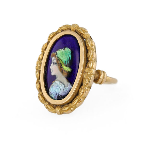 Bague portrait sur émail de limoges en or jaune 18 carats