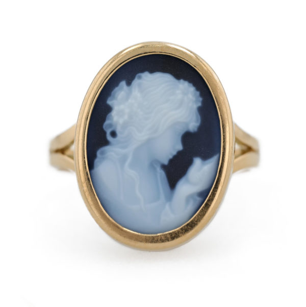 Bague ancienne camée agate portrait féminin en or jaune 18 carats