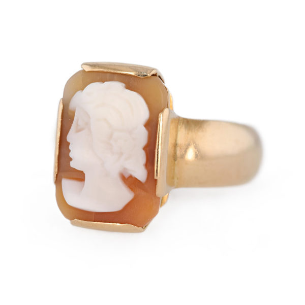 Bague camée portrait femme en or jaune 18 carats